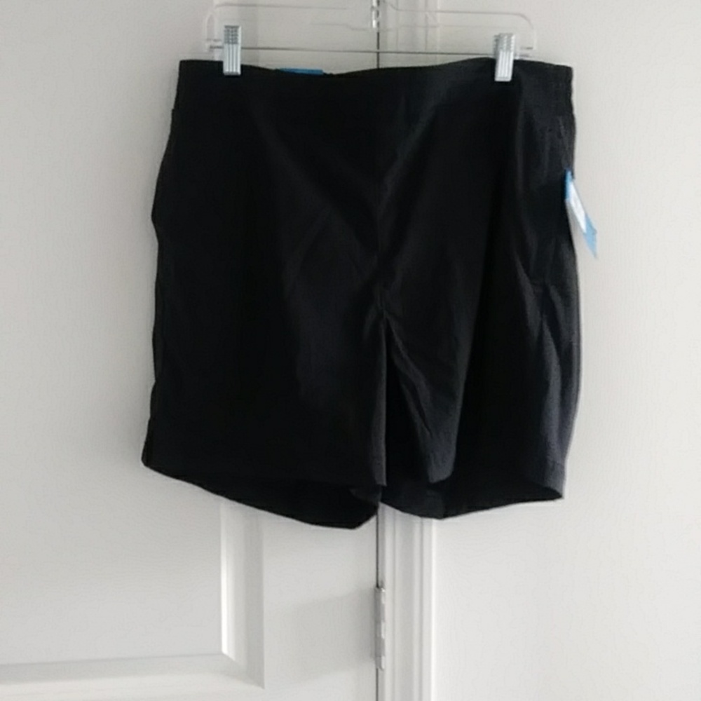 NWT Columbia Women's on the go short